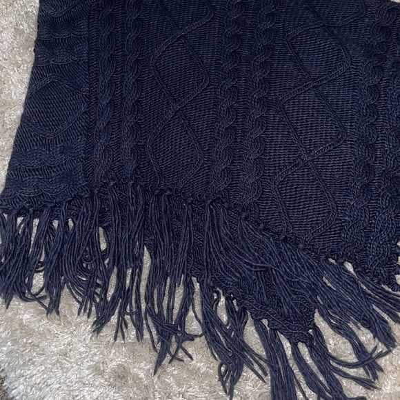 Forever 21 Cowl Neck Knit Fringe Poncho - Picture 6 of 7